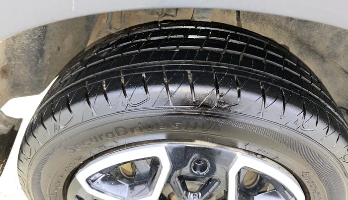 2020 Tata NEXON XM SUNROOF PETROL, Petrol, Manual, 1,16,298 km, Right Rear Tyre Tread