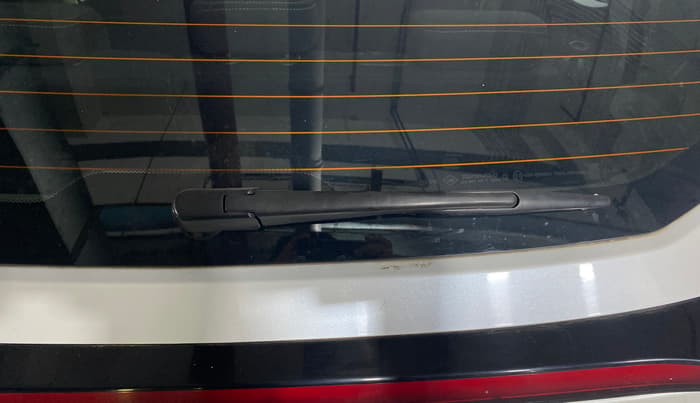 2024 Mahindra XUV 3XO AX5 1.2 L TCMPFI AT, Petrol, Automatic, 31,685 km, Rear Wiper