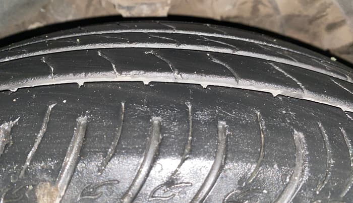 2024 Mahindra XUV 3XO AX5 1.2 L TCMPFI AT, Petrol, Automatic, 31,685 km, Right Front Tyre Tread