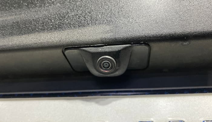 2024 Mahindra XUV 3XO AX5 1.2 L TCMPFI AT, Petrol, Automatic, 31,685 km, Parking Camera