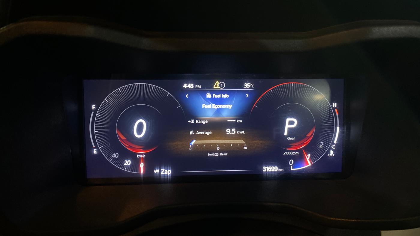 2024 Mahindra XUV 3XO AX5 1.2 L TCMPFI AT, Petrol, Automatic, 31,685 km, Odometer Image