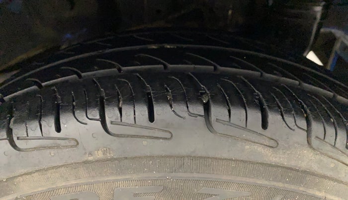 2012 Hyundai Eon D-LITE+, Petrol, Manual, 43,507 km, Left Rear Tyre Tread