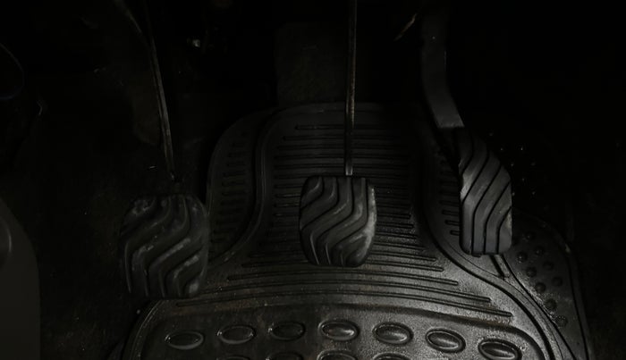 2017 Datsun Redi Go T (O), Petrol, Manual, 42,661 km, Pedals