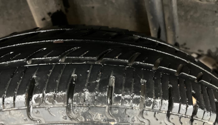 2017 Datsun Redi Go T (O), Petrol, Manual, 42,661 km, Right Rear Tyre Tread