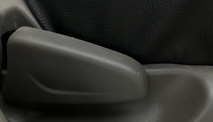 2017 Datsun Redi Go T (O), Petrol, Manual, 42,661 km, Driver Side Adjustment Panel