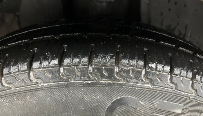 2017 Datsun Redi Go T (O), Petrol, Manual, 42,661 km, Right Front Tyre Tread