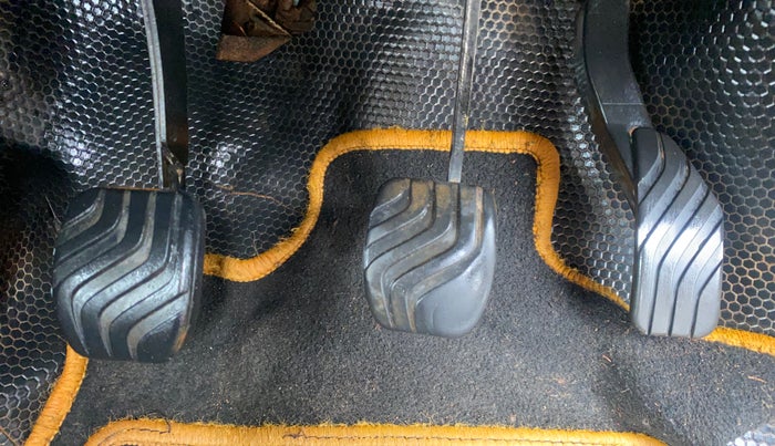 2016 Renault Kwid RXT 0.8, Petrol, Manual, 88,138 km, Pedals