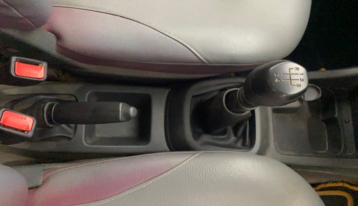 2016 Renault Kwid RXT 0.8, Petrol, Manual, 88,138 km, Gear Lever