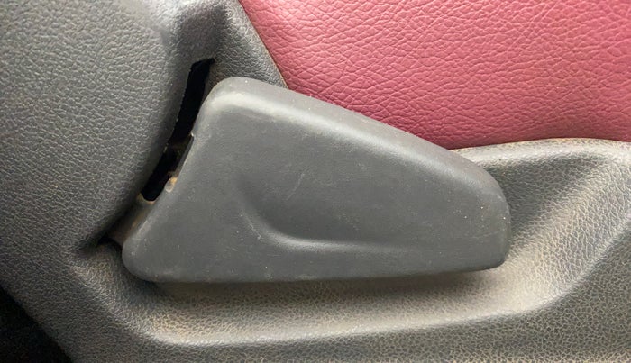 2016 Renault Kwid RXT 0.8, Petrol, Manual, 88,138 km, Driver Side Adjustment Panel