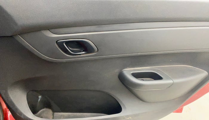 2016 Renault Kwid RXT 0.8, Petrol, Manual, 88,138 km, Driver Side Door Panels Control