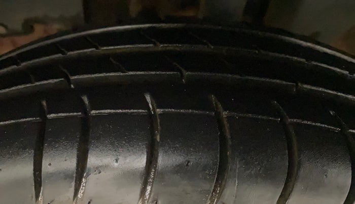 2016 Renault Kwid RXT 0.8, Petrol, Manual, 88,138 km, Left Front Tyre Tread