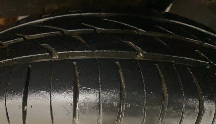 2016 Renault Kwid RXT 0.8, Petrol, Manual, 88,138 km, Left Rear Tyre Tread