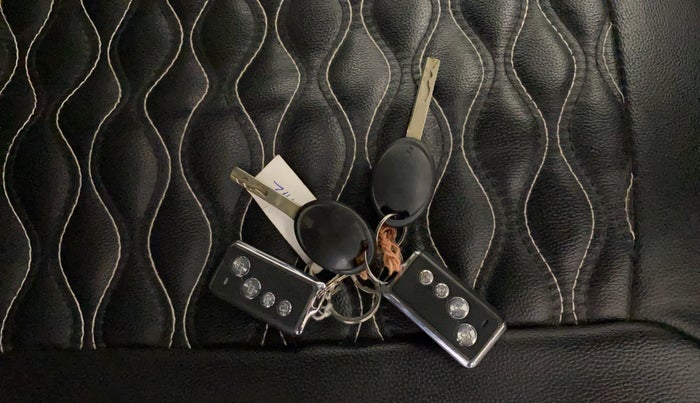 2022 Tata Tiago XM CNG, CNG, Manual, 19,173 km, Key Close Up