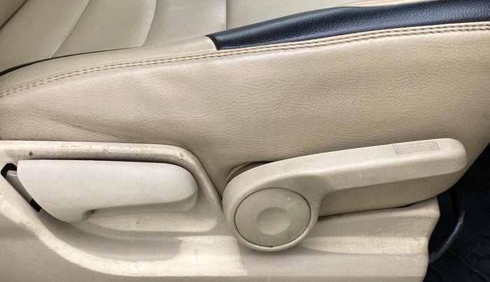 2013 Maruti A Star VXI (ABS) AT, Petrol, Automatic, 41,301 km, Driver Side Adjustment Panel