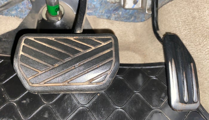 2013 Maruti A Star VXI (ABS) AT, Petrol, Automatic, 41,301 km, Pedals