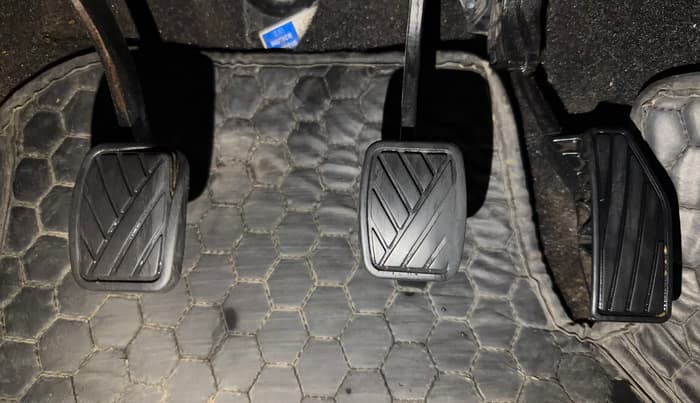 2022 Maruti Baleno DELTA PETROL 1.2, Petrol, Manual, 55,024 km, Pedals