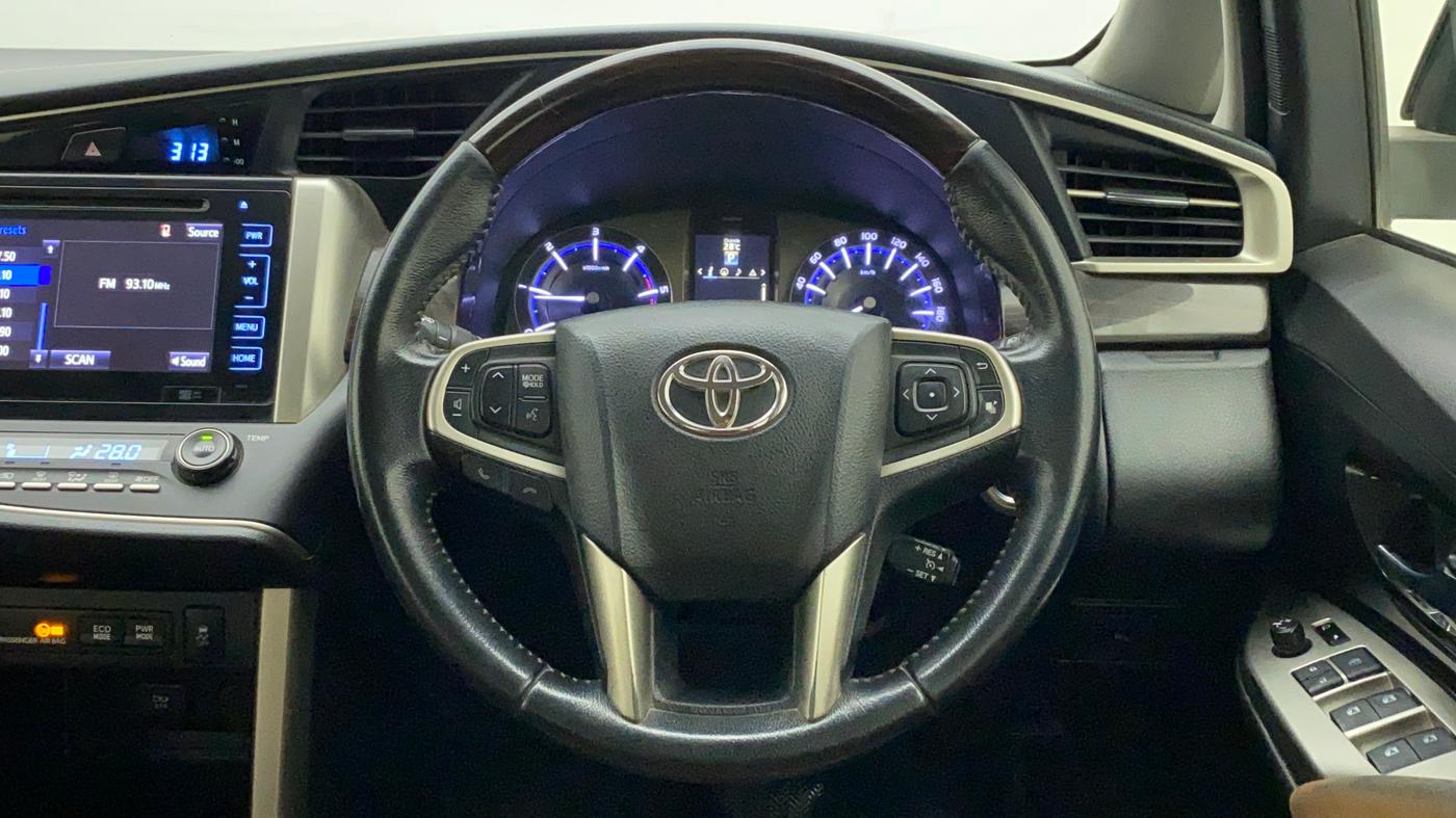 2019 Toyota Innova Crysta 2.8 ZX AT 7 STR, Diesel, Automatic, 90,337 km, Steering Wheel Close Up