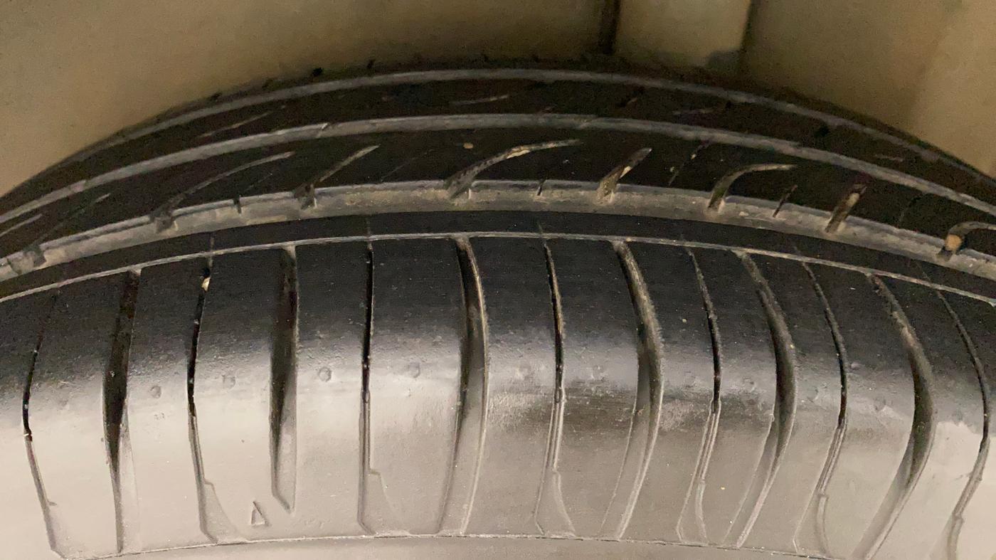 2011 Maruti Swift VDI, Diesel, Manual, 1,19,638 km, Left Rear Tyre Tread
