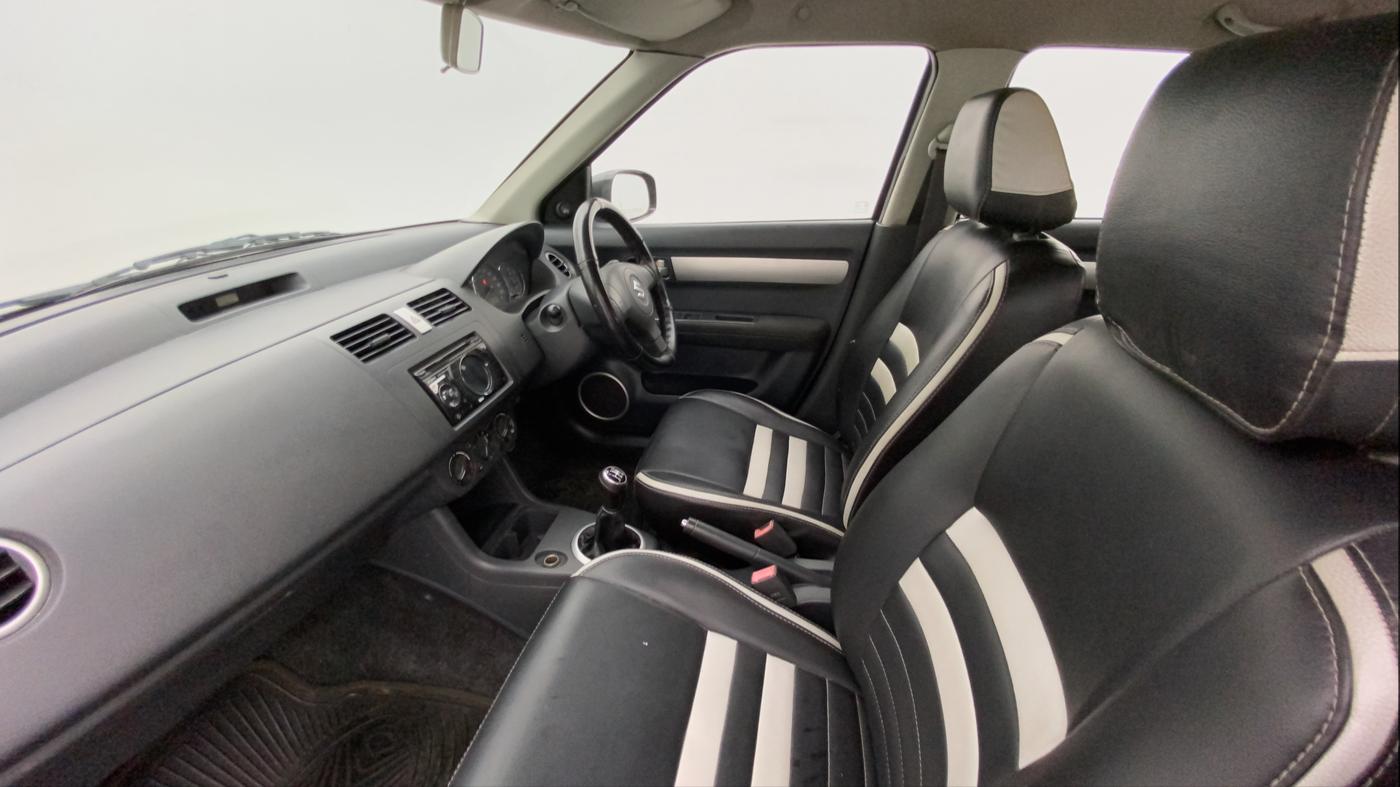 2011 Maruti Swift VDI, Diesel, Manual, 1,19,638 km, Right Side Front Door Cabin