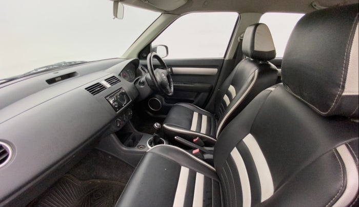 2011 Maruti Swift VDI, Diesel, Manual, 1,19,638 km, Right Side Front Door Cabin
