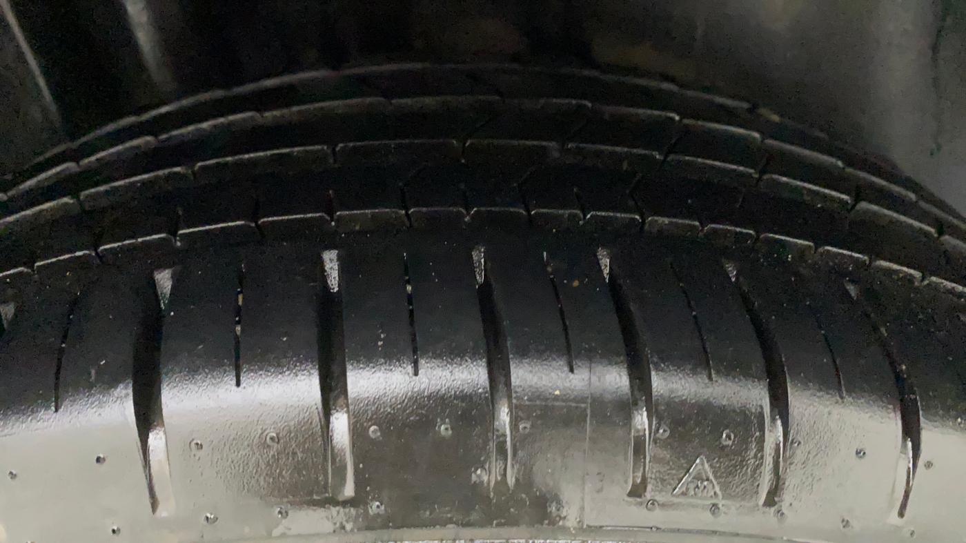2018 Maruti Ciaz ALPHA 1.5 SHVS PETROL, Petrol, Manual, 15,871 km, Right Rear Tyre Tread