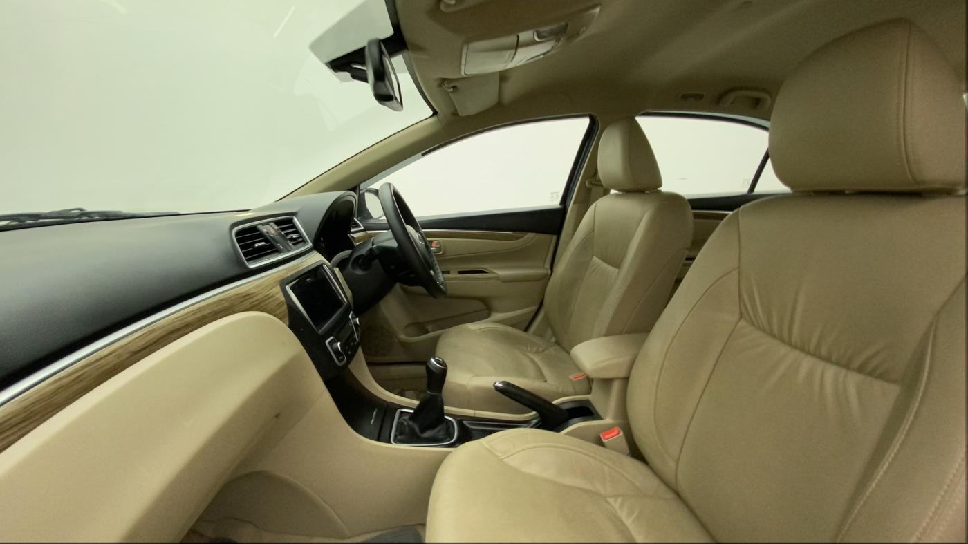 2018 Maruti Ciaz ALPHA 1.5 SHVS PETROL, Petrol, Manual, 15,871 km, Right Side Front Door Cabin