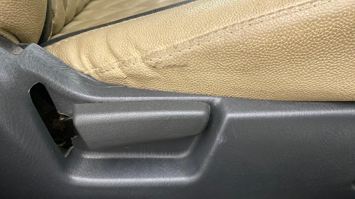 2015 Maruti Alto K10 VXI P, Petrol, Manual, 45,789 km, Driver Side Adjustment Panel