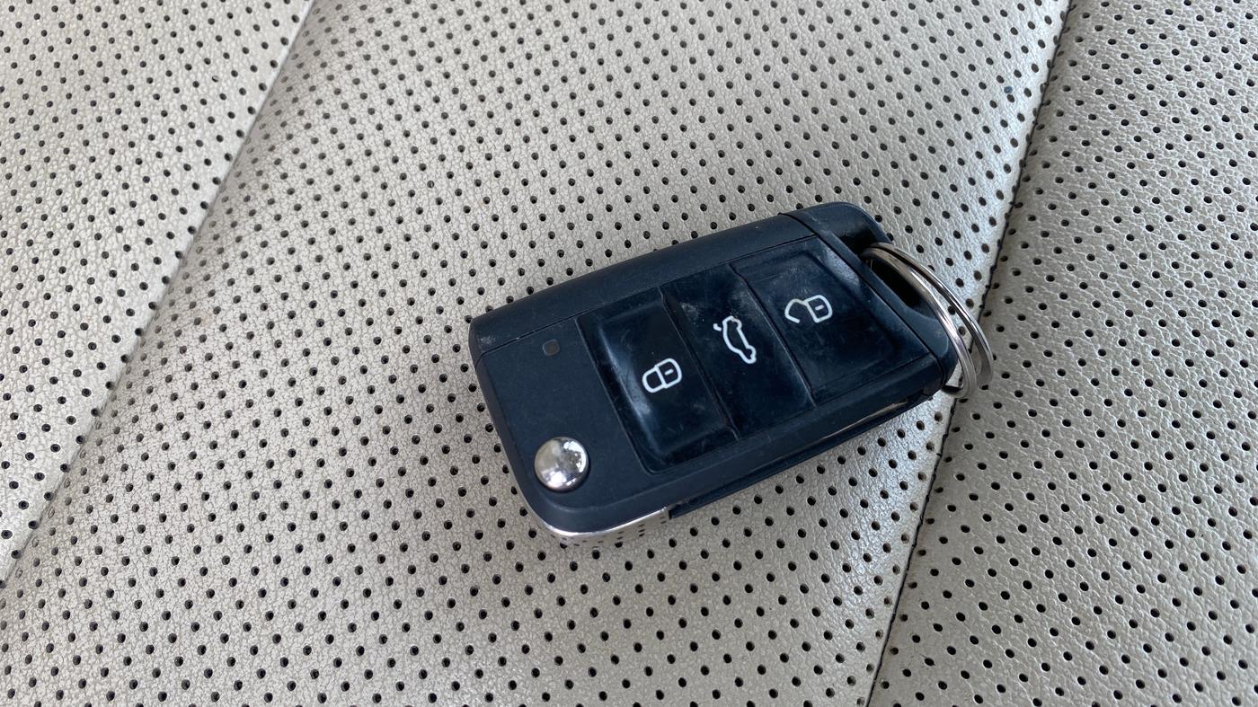 2023 Skoda SLAVIA STYLE 1.5L TSI DSG, Petrol, Automatic, 77,057 km, Key Close Up