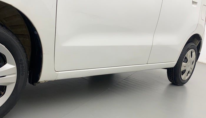 2014 Maruti Wagon R 1.0 VXI, Petrol, Manual, 21,858 km, Left running board - Paint is slightly faded