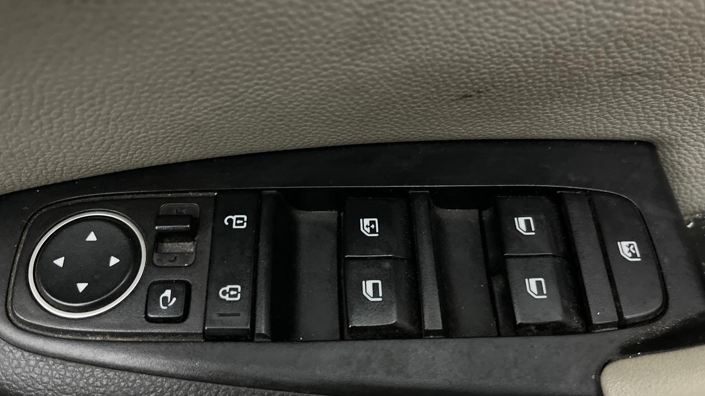 2021 KIA SELTOS HTX IVT 1.5 PETROL, Petrol, Automatic, 70,524 km, Driver Side Door Panels Control