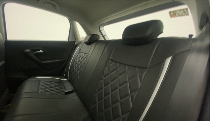 2014 Volkswagen Polo COMFORTLINE 1.2L, Petrol, Manual, 25,705 km, Right Side Rear Door Cabin