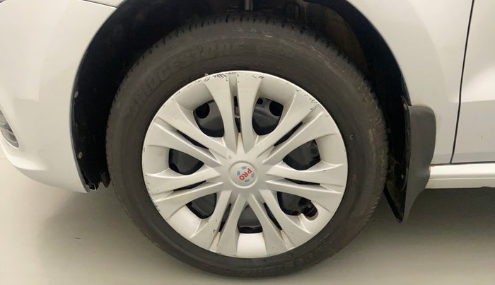 2014 Volkswagen Polo COMFORTLINE 1.2L, Petrol, Manual, 25,705 km, Left Front Wheel