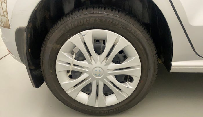 2014 Volkswagen Polo COMFORTLINE 1.2L, Petrol, Manual, 25,705 km, Right Rear Wheel