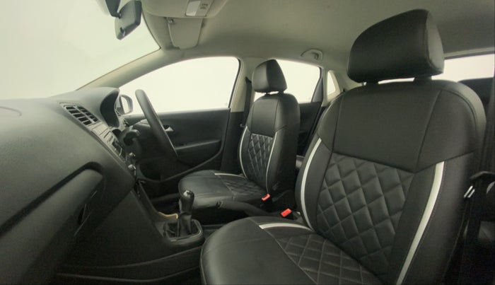 2014 Volkswagen Polo COMFORTLINE 1.2L, Petrol, Manual, 25,705 km, Right Side Front Door Cabin