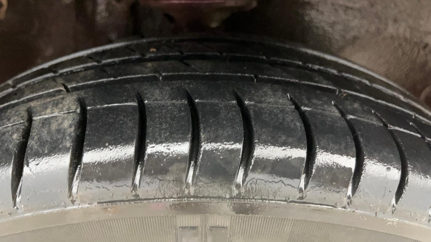 2015 Maruti Alto K10 LXI CNG, CNG, Manual, 50,754 km, Right Front Tyre Tread
