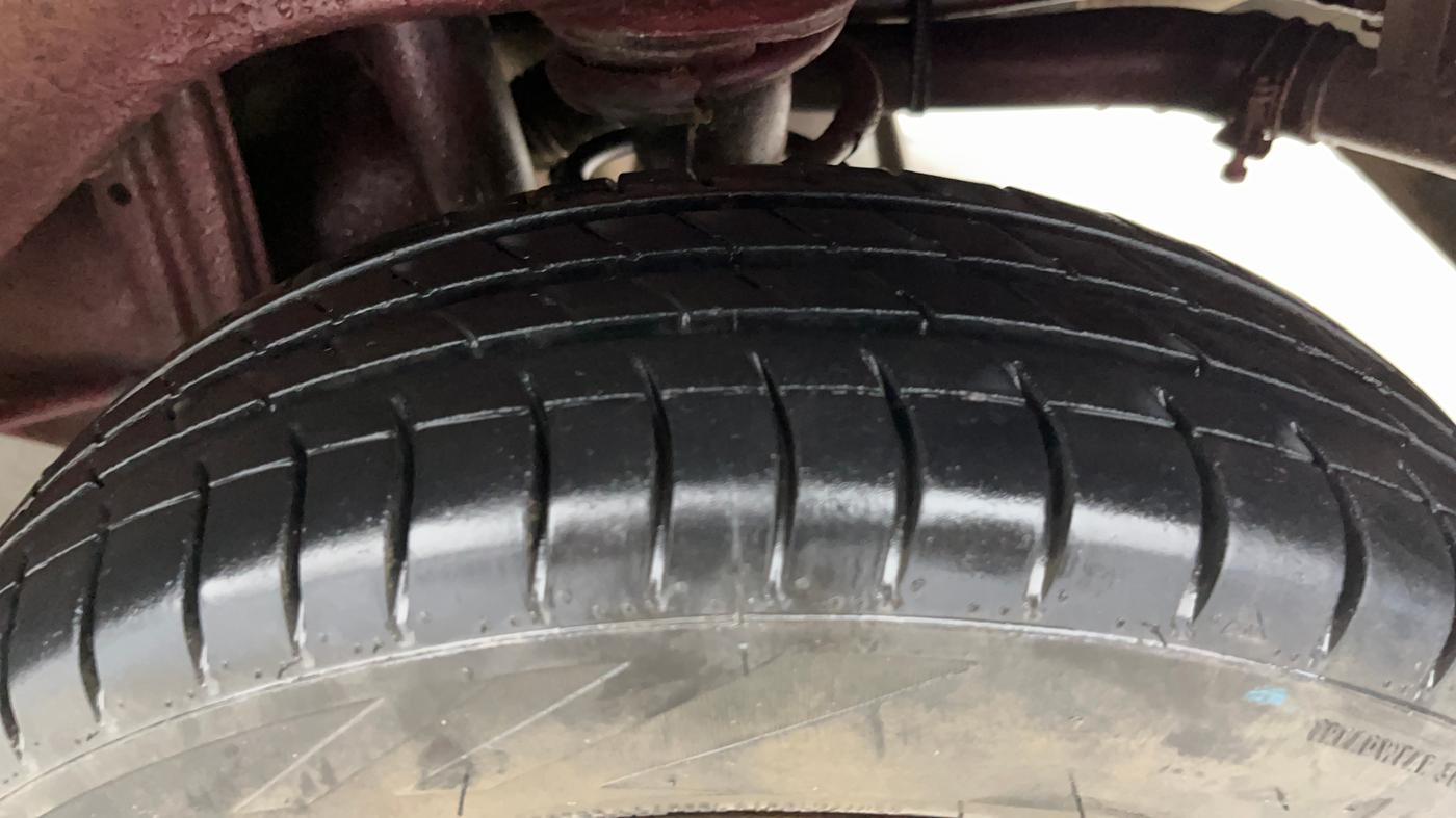 2015 Maruti Alto K10 LXI CNG, CNG, Manual, 50,754 km, Left Rear Tyre Tread