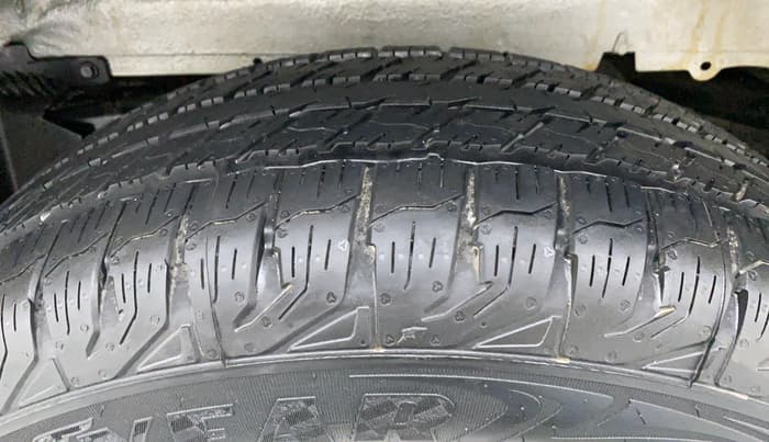 2016 Mahindra Scorpio S6 PLUS, Diesel, Manual, 47,160 km, Left Rear Tyre Tread