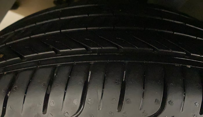 2022 Hyundai NEW I20 SPORTZ 1.5 MT, Diesel, Manual, 66,745 km, Right Rear Tyre Tread