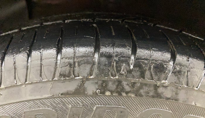 2015 Hyundai Grand i10 ASTA AT 1.2 KAPPA VTVT, Petrol, Automatic, 72,126 km, Left Front Tyre Tread