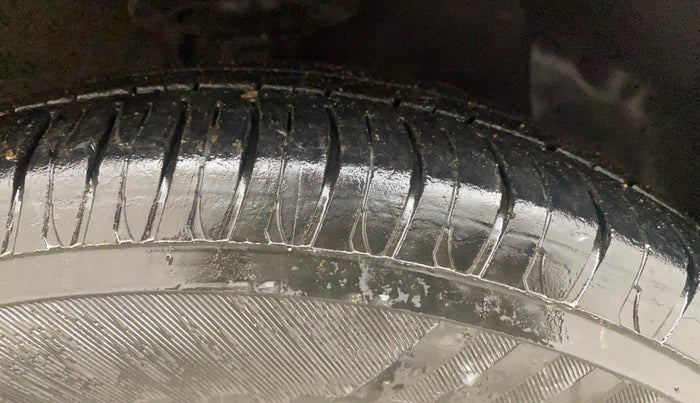 2015 Hyundai Grand i10 ASTA AT 1.2 KAPPA VTVT, Petrol, Automatic, 72,126 km, Right Front Tyre Tread