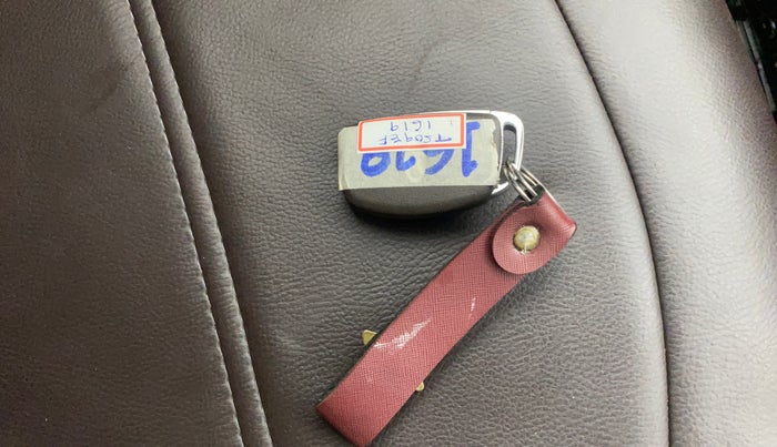 2015 Hyundai Grand i10 ASTA AT 1.2 KAPPA VTVT, Petrol, Automatic, 72,126 km, Key Close Up