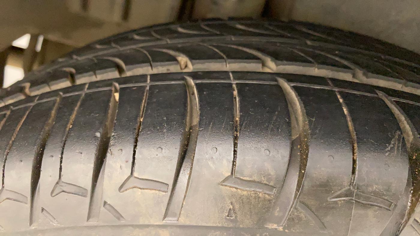 2017 Maruti Swift Dzire ZDI AMT, Diesel, Automatic, 88,411 km, Right Rear Tyre Tread