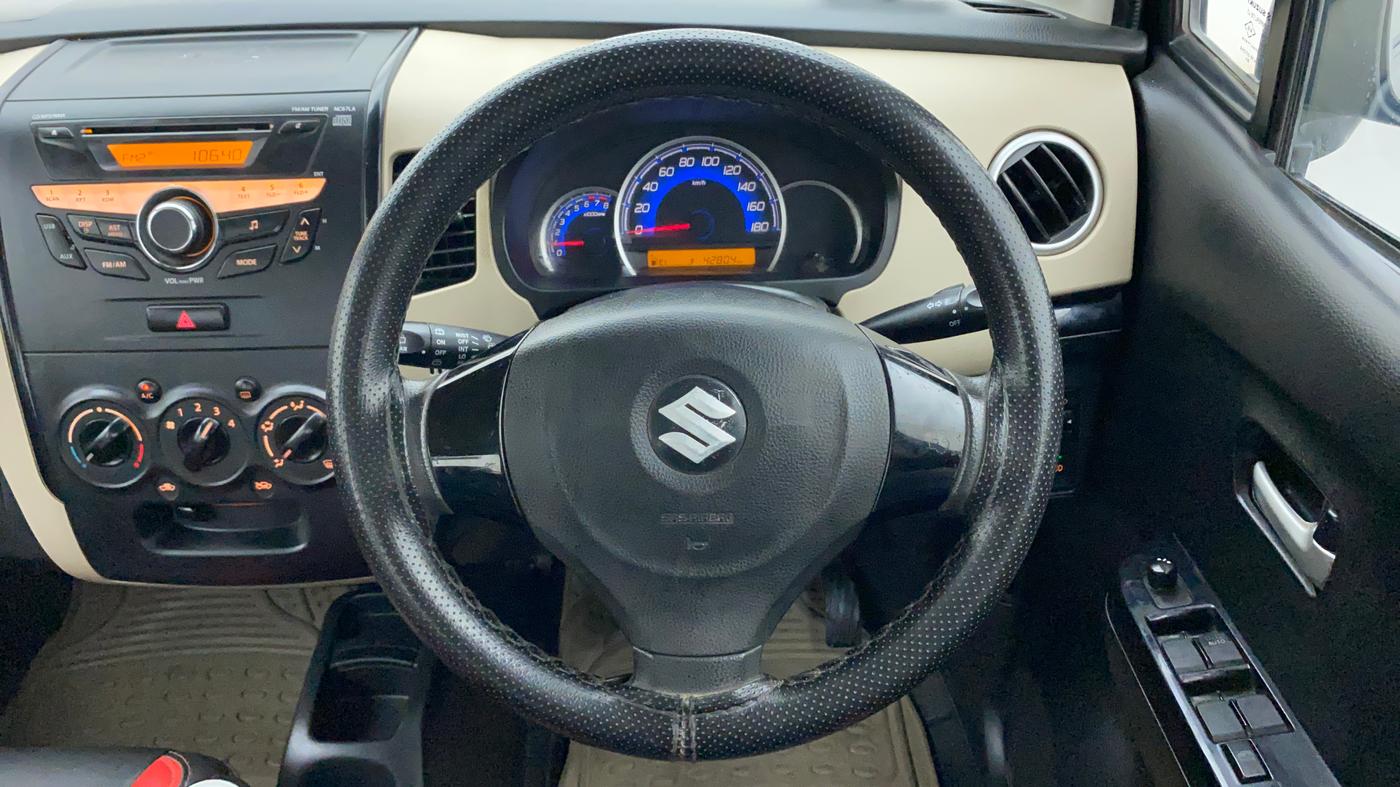 2017 Maruti Wagon R 1.0 VXI+ (O) MT, Petrol, Manual, 42,803 km, Steering Wheel Close Up