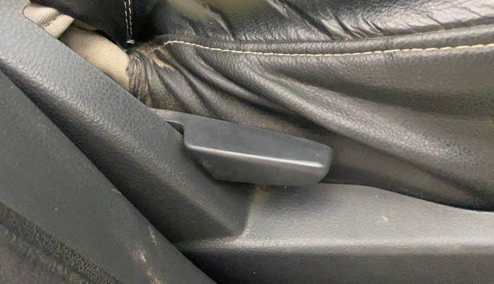 2015 Renault Duster 85 PS RXL DIESEL, Diesel, Manual, 98,396 km, Driver Side Adjustment Panel