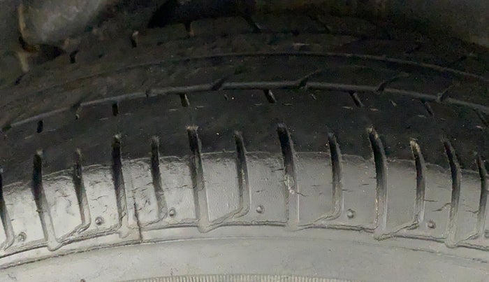 2013 Hyundai i10 ASTA 1.2, Petrol, Manual, 42,857 km, Left Rear Tyre Tread