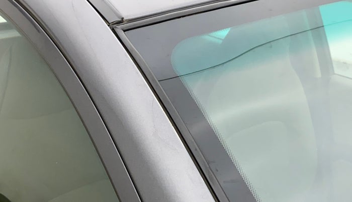 2013 Hyundai i10 ASTA 1.2, Petrol, Manual, 42,857 km, Right A pillar - Paint is slightly faded