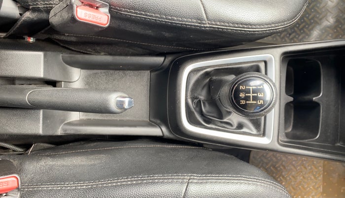 2018 Maruti Swift ZXI, Petrol, Manual, 60,100 km, Gear Lever