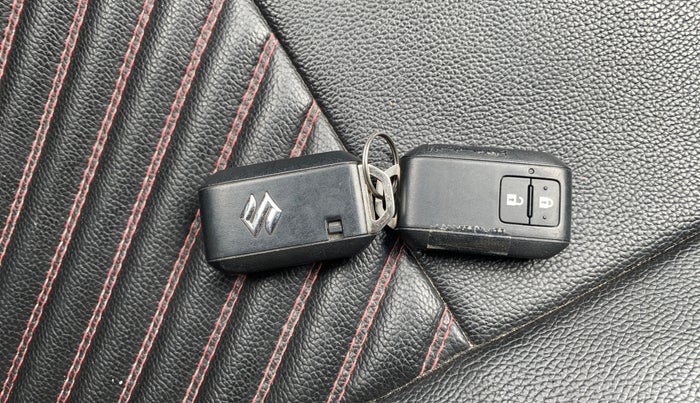 2018 Maruti Swift ZXI, Petrol, Manual, 60,100 km, Key Close Up