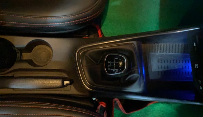 2022 Hyundai NEW I20 ASTA(O) 1.5 CRDI DUAL TONE, Diesel, Manual, 60,063 km, Gear Lever