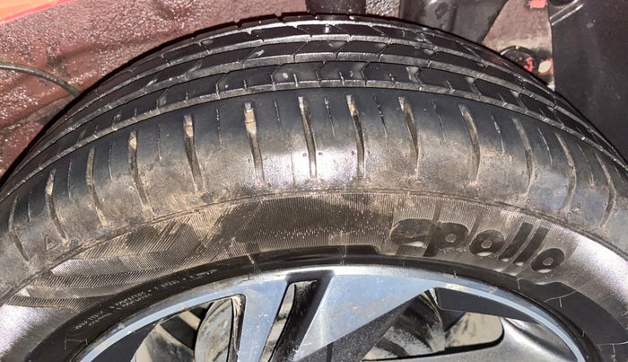 2022 Hyundai NEW I20 ASTA(O) 1.5 CRDI DUAL TONE, Diesel, Manual, 60,063 km, Left Rear Tyre Tread